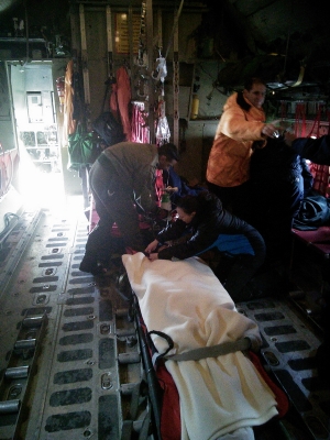 Paciente en el C-130
